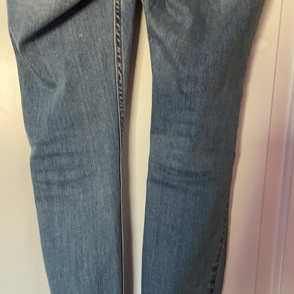 NWOT HOLLISTER CROP JEAN, SIZE 5/W27 - Picture 6 of 8